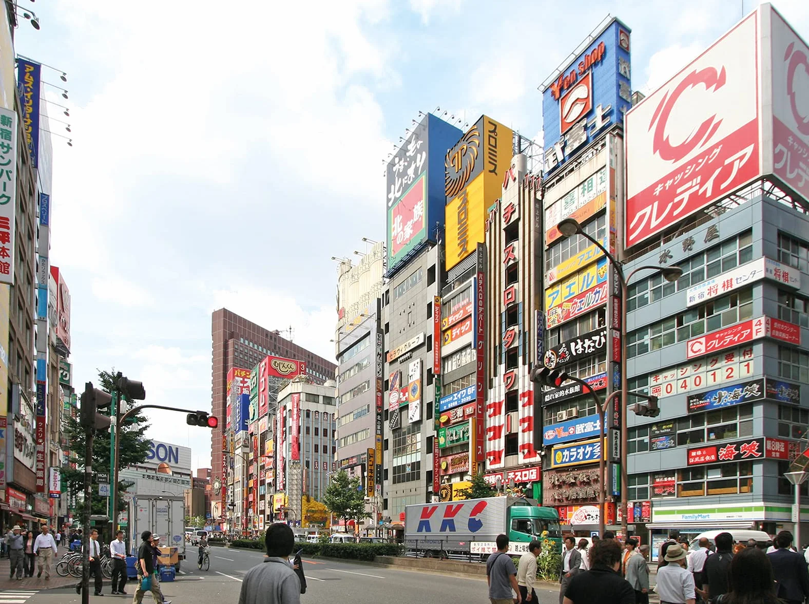 Emergent Tokyo: Patterns of Spontaneous Micro-urbanism